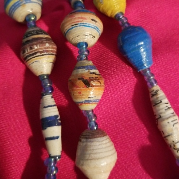 Fair Trade beaded Necklace from Uganda - Picture 3 of 3